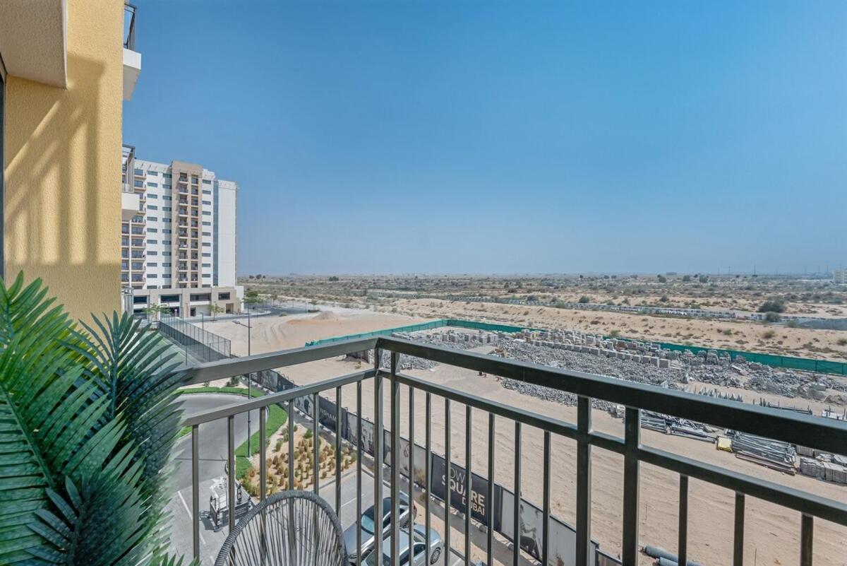 Apartment Waves - Stylish Blue Haven Near Town Square Park *