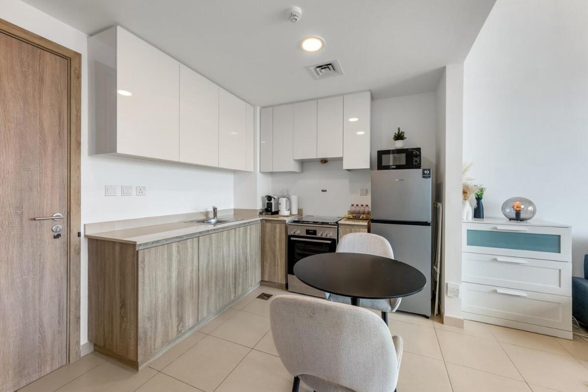 Waves - Stylish Blue Haven Near Town Square Park Dubai