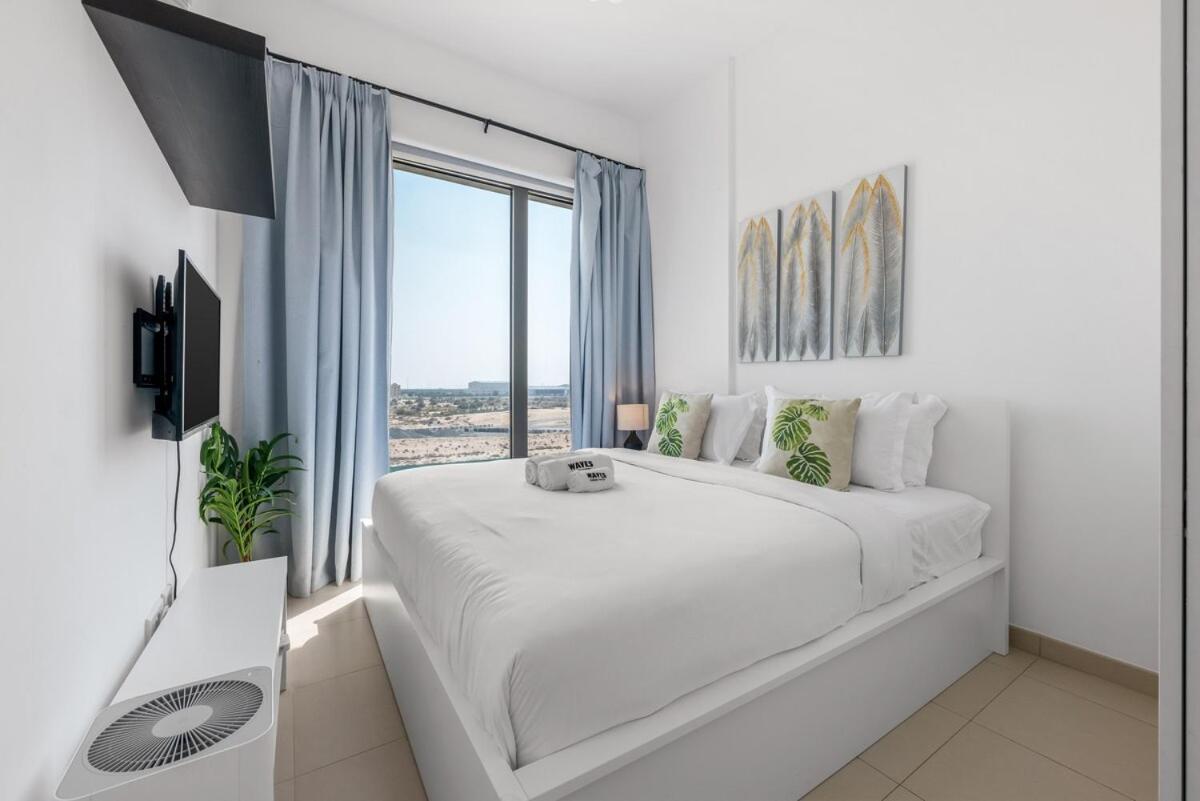 Apartment Waves - Stylish Blue Haven Near Town Square Park *